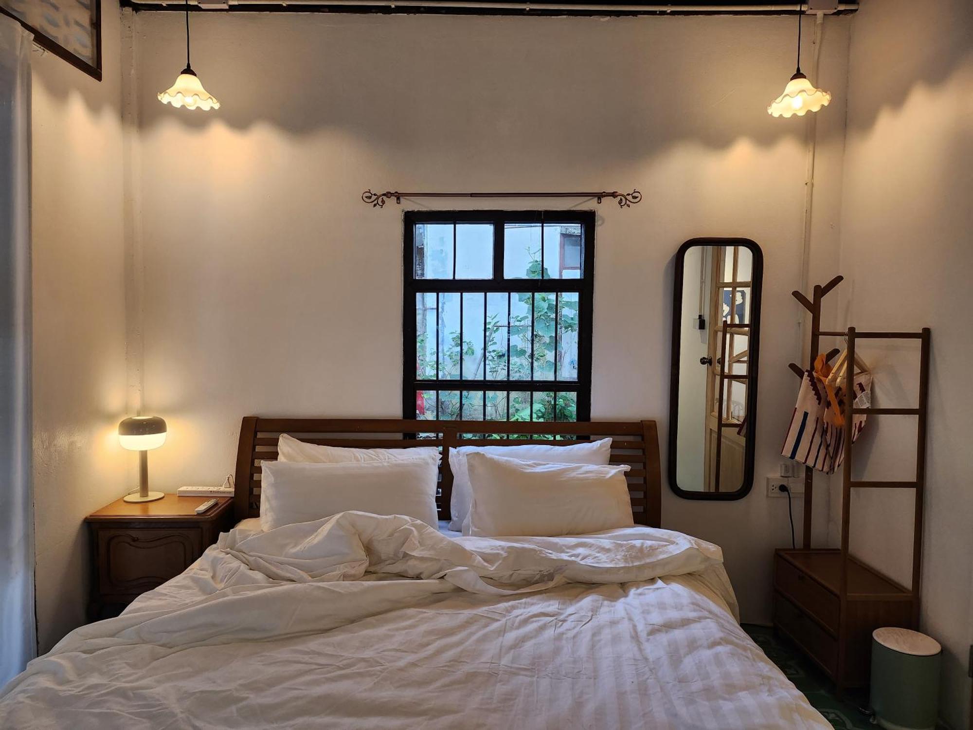 Auberge de jeunesse The Ordinary 8 à Surat Thani Extérieur photo
