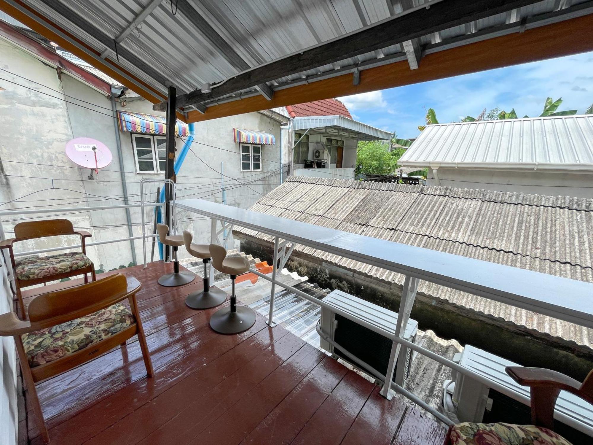 Auberge de jeunesse The Ordinary 8 à Surat Thani Extérieur photo
